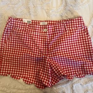 Crown & Ivy Shelby Scalloped Shorts